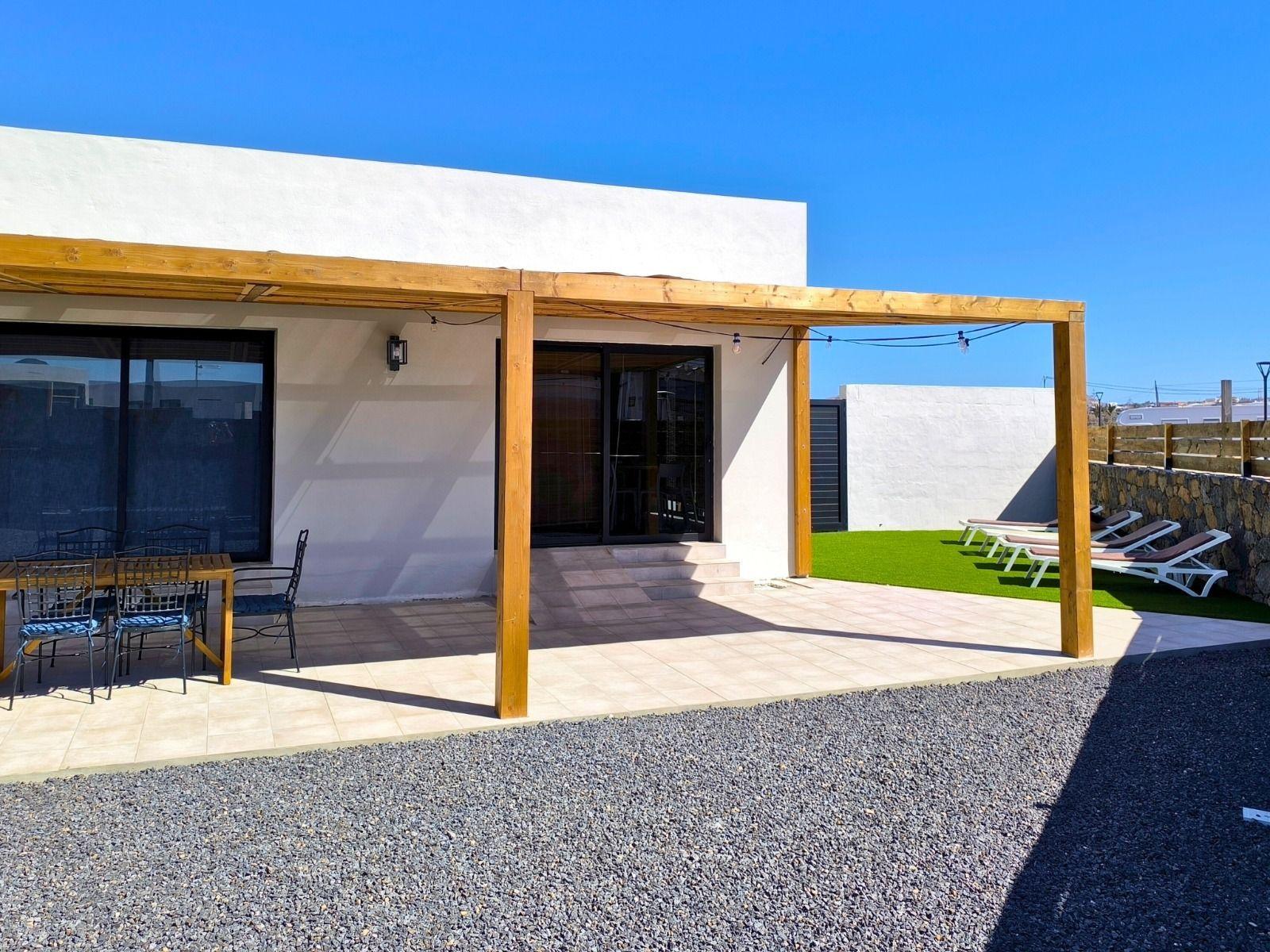 Chalet for Sale in La Oliva