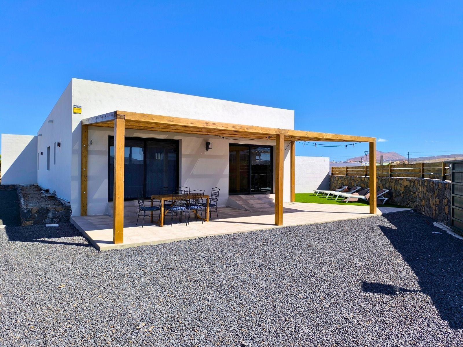 Chalet for Sale in La Oliva