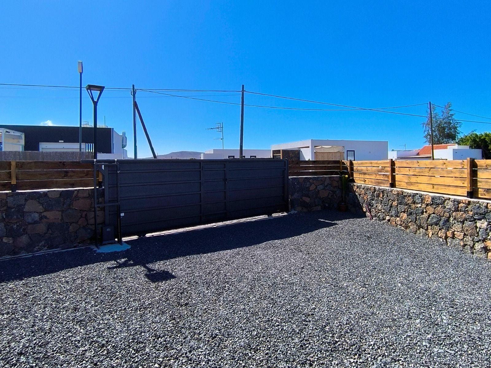 Chalet for Sale in La Oliva