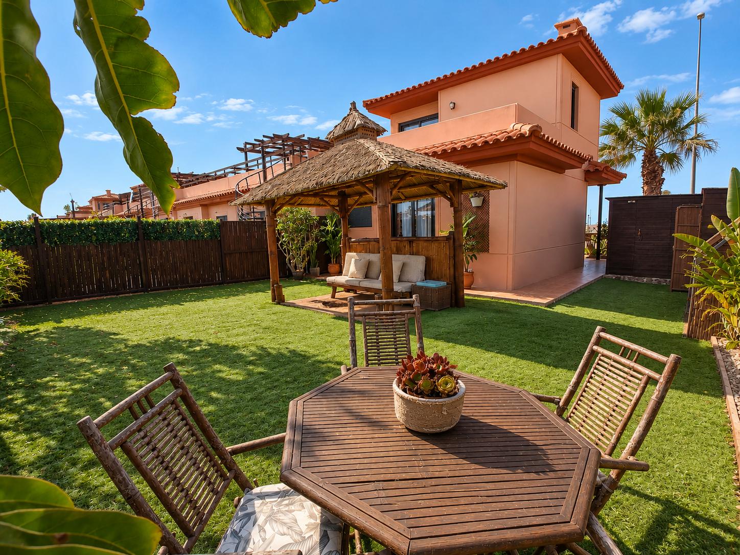 Chalet for Sale in La Oliva
