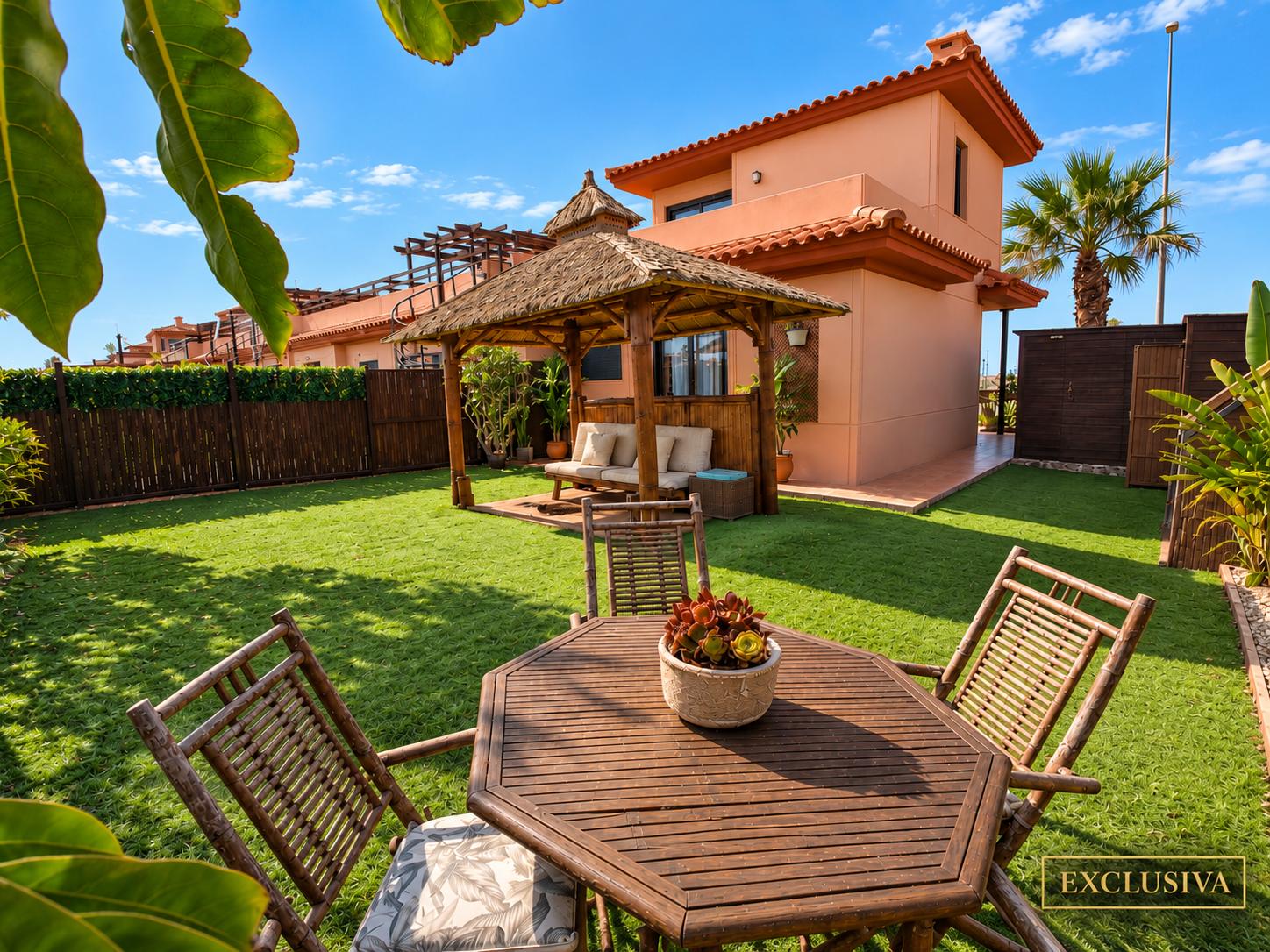 Chalet for Sale in La Oliva