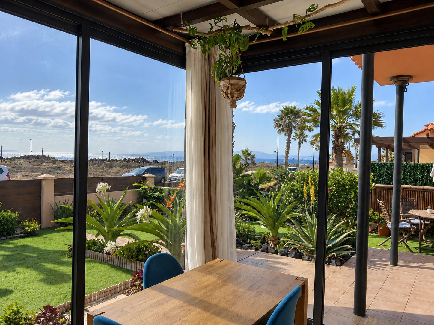 Chalet for Sale in La Oliva