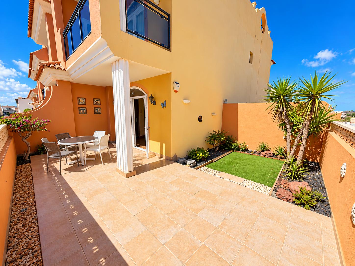 Flat for Sale in La Oliva