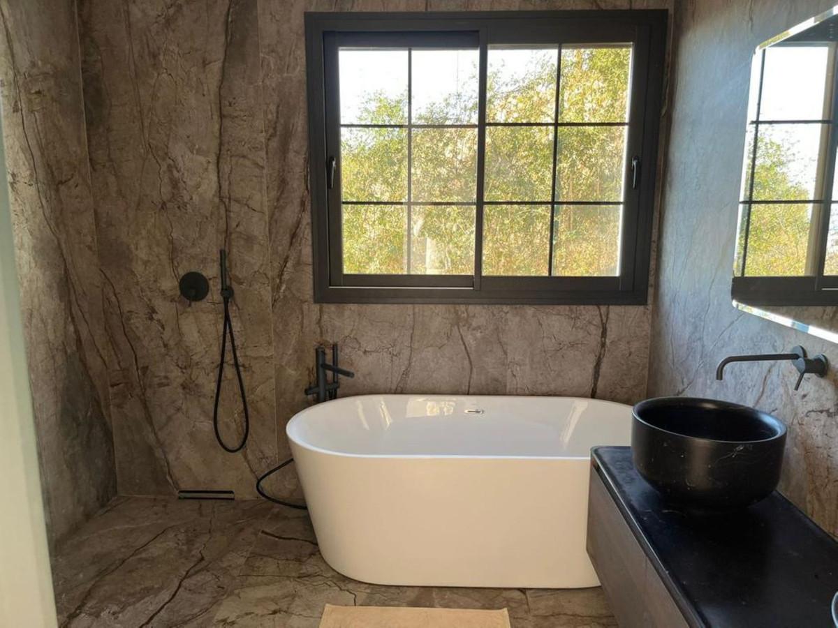 Villa for Sale in Benalmádena