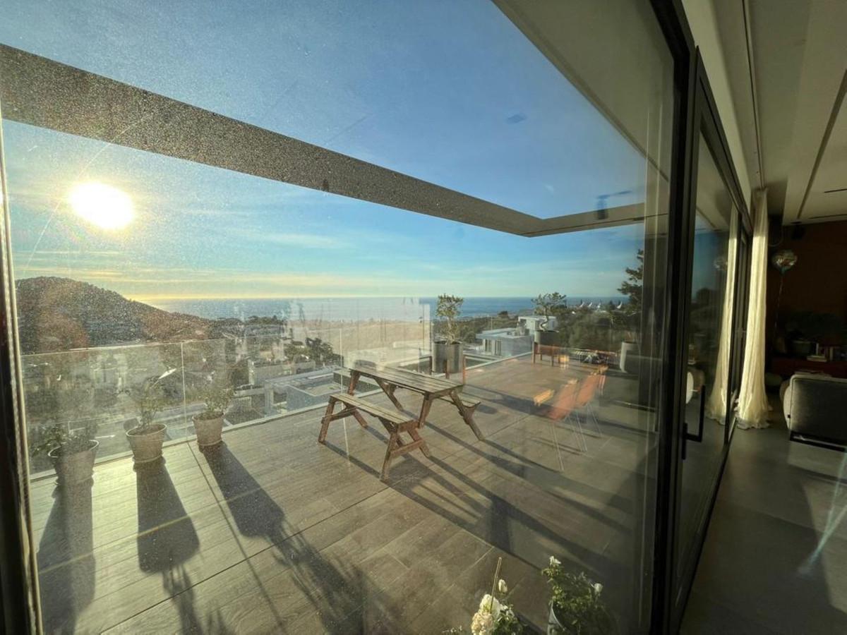 Villa for Sale in Benalmádena