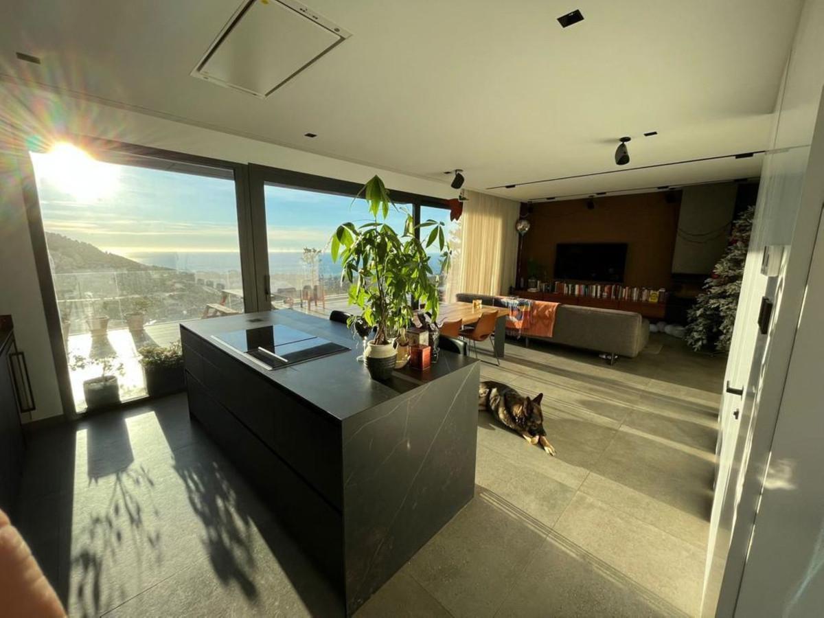 Villa for Sale in Benalmádena