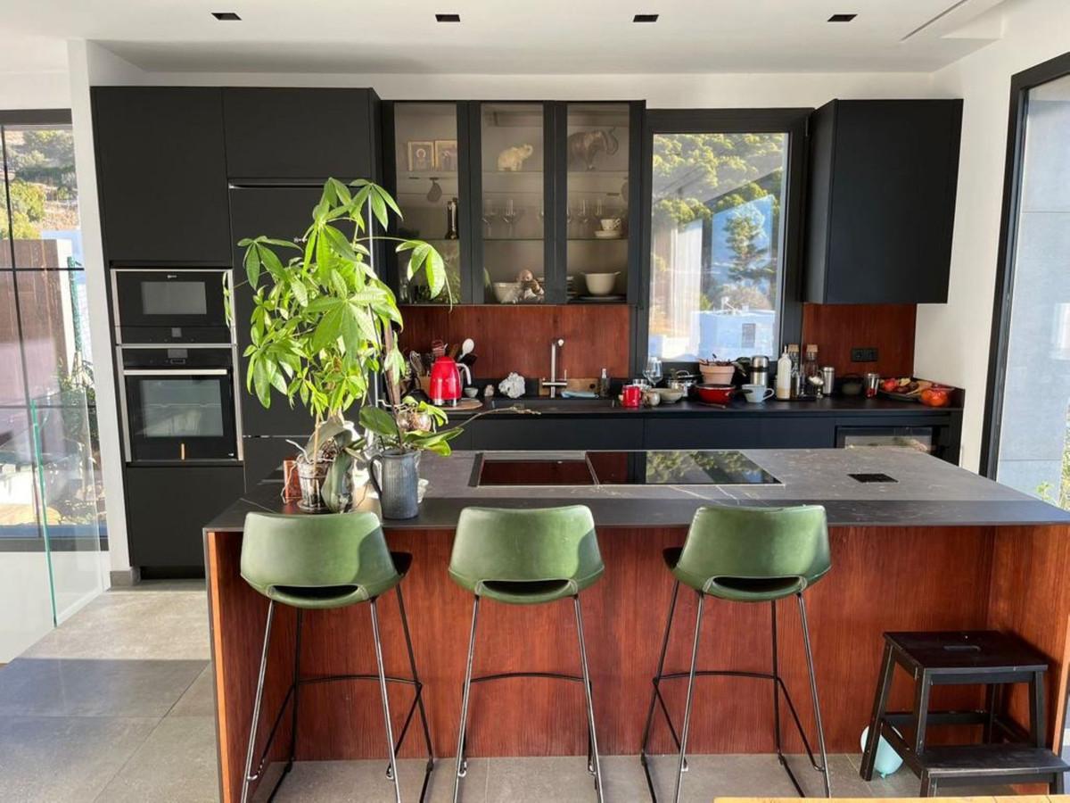 Villa for Sale in Benalmádena
