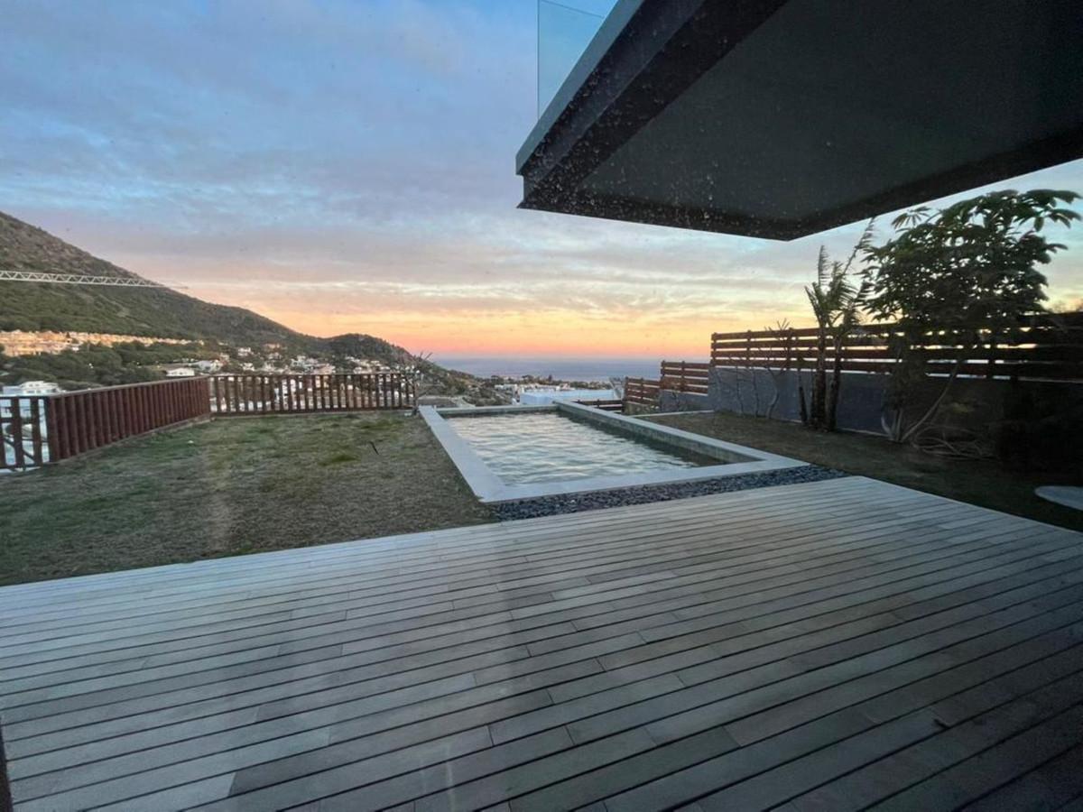 Villa for Sale in Benalmádena