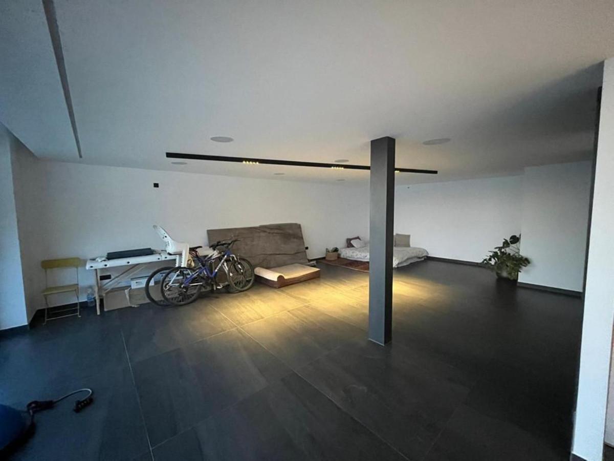 Villa for Sale in Benalmádena
