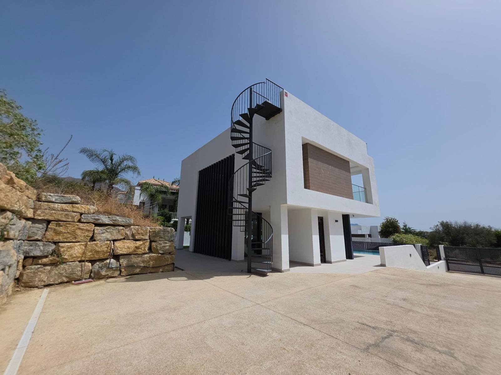 Villa for Sale in Estepona