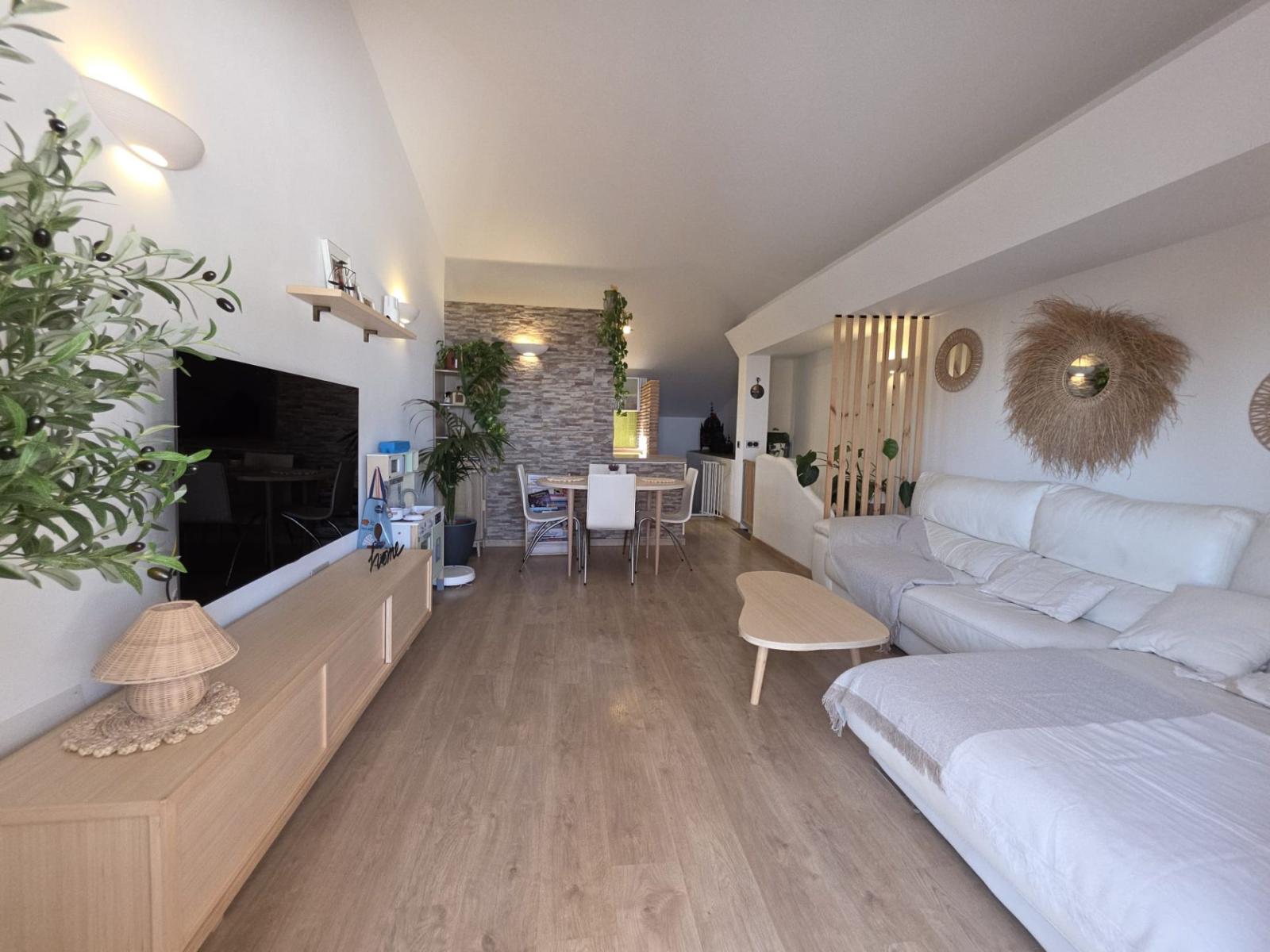 Chalet for Sale in Estepona