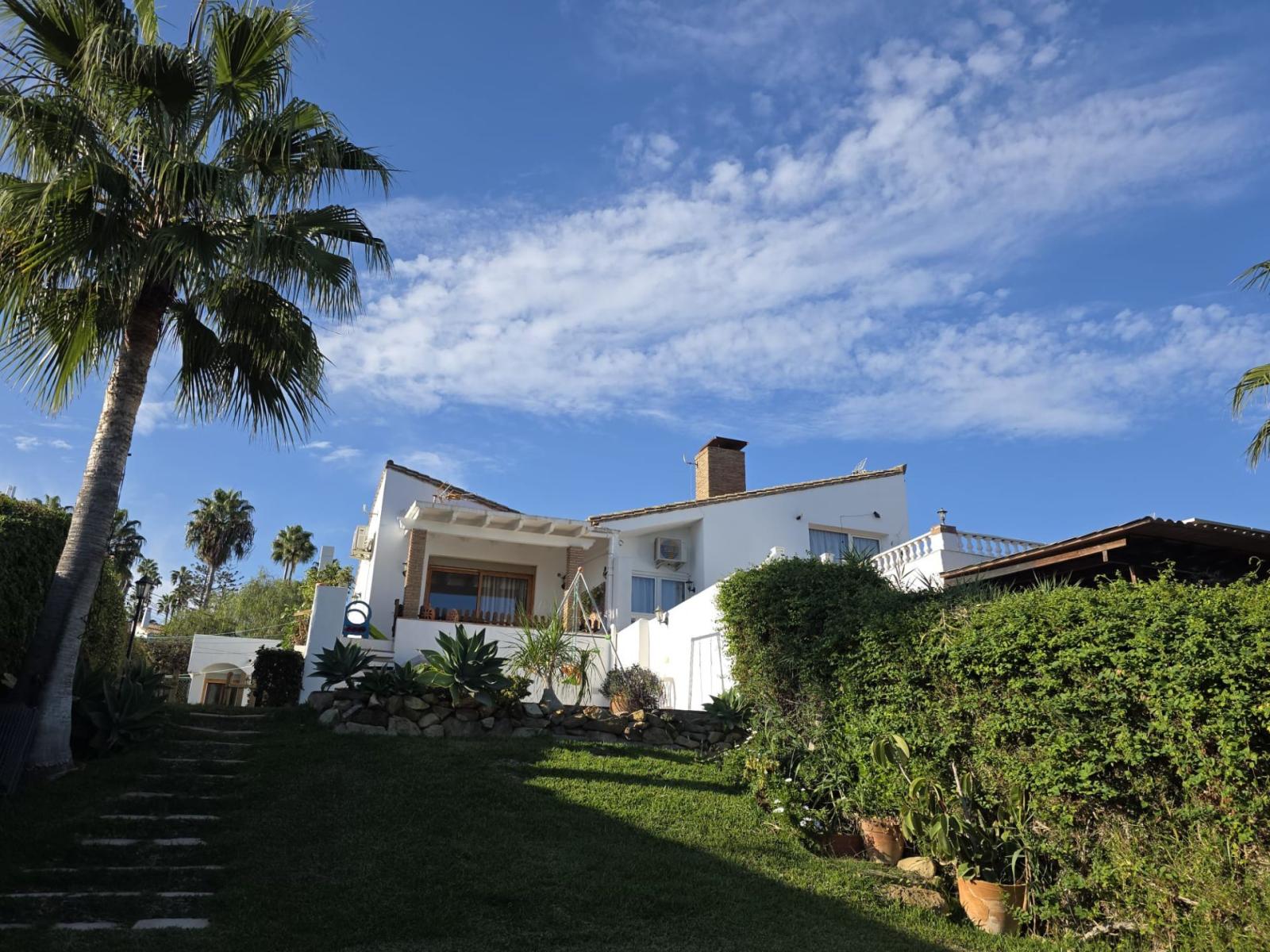 Chalet for Sale in Estepona