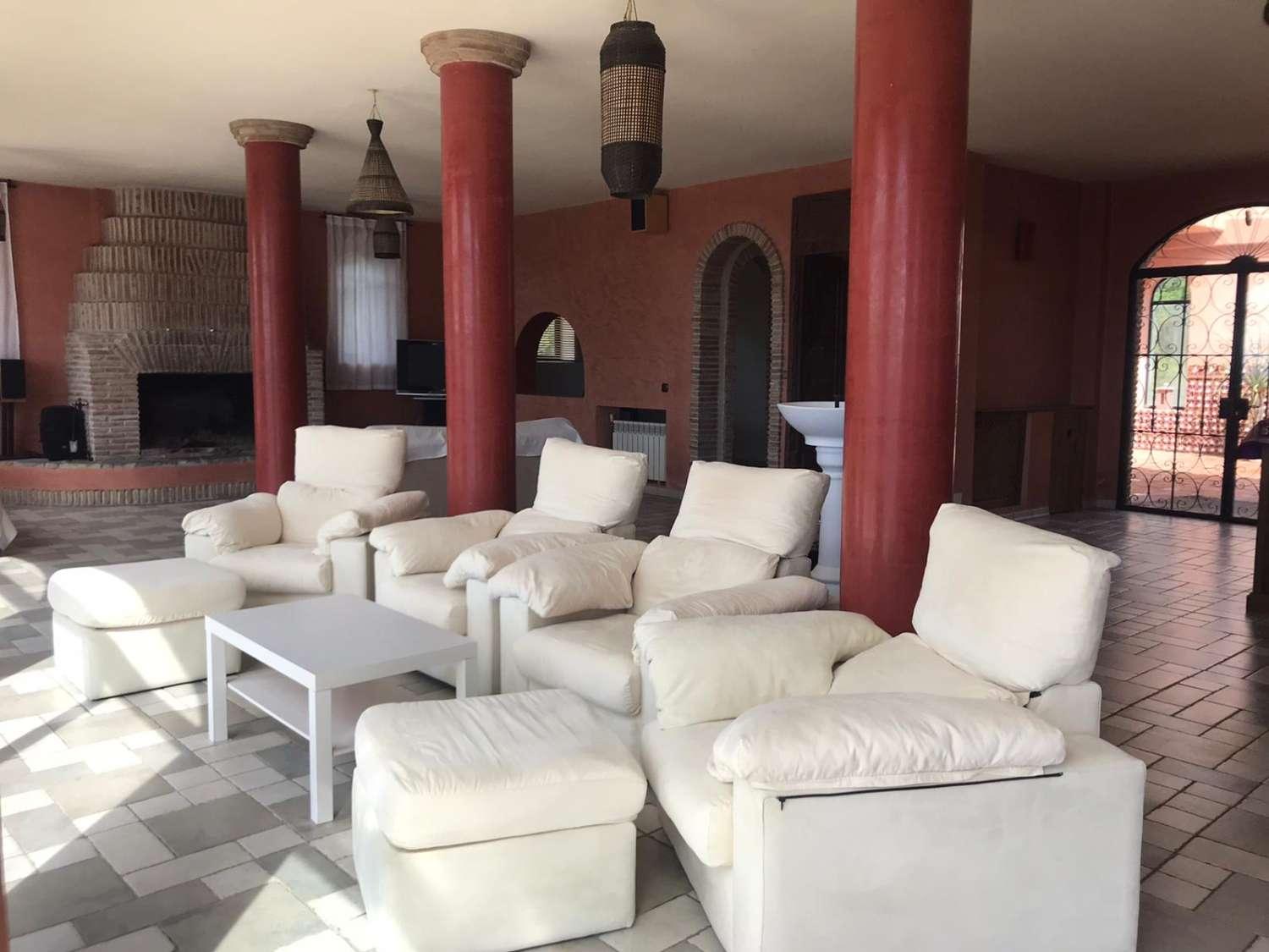 Villa for Rent in Benalmádena