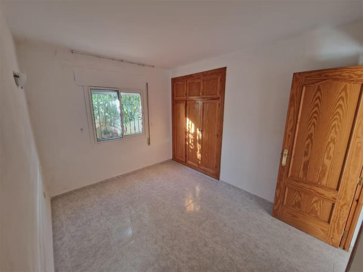 Villa for Sale in Benalmádena
