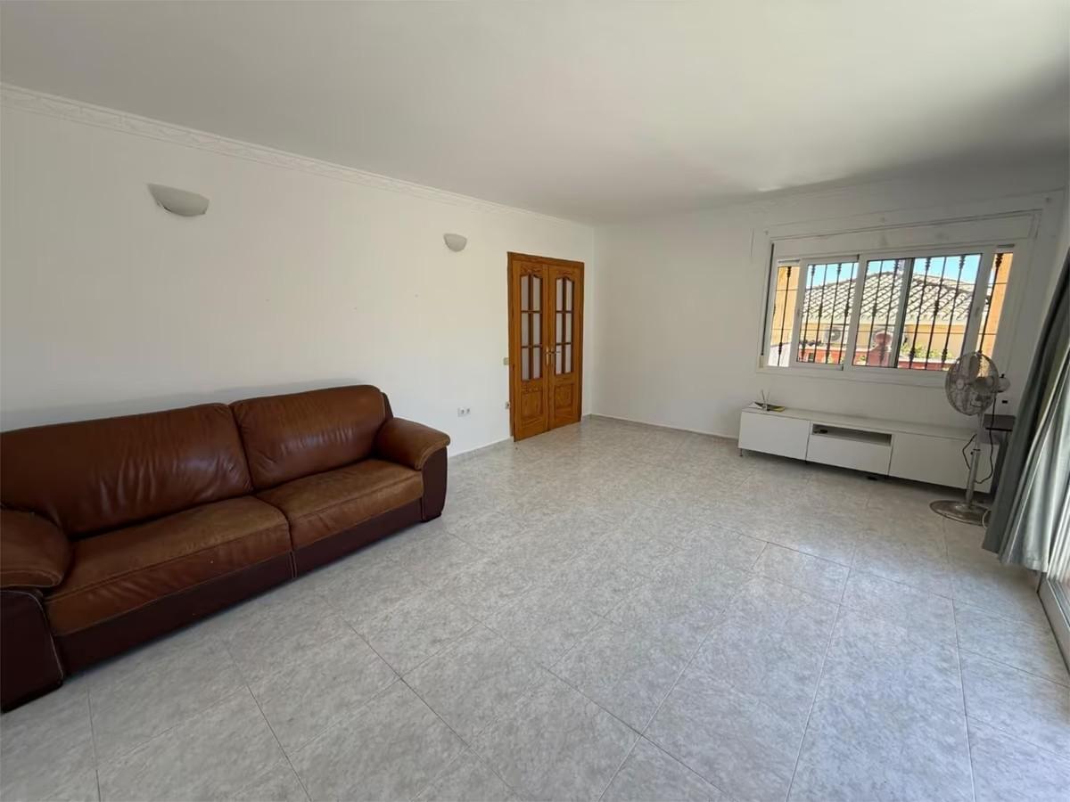 Villa for Sale in Benalmádena