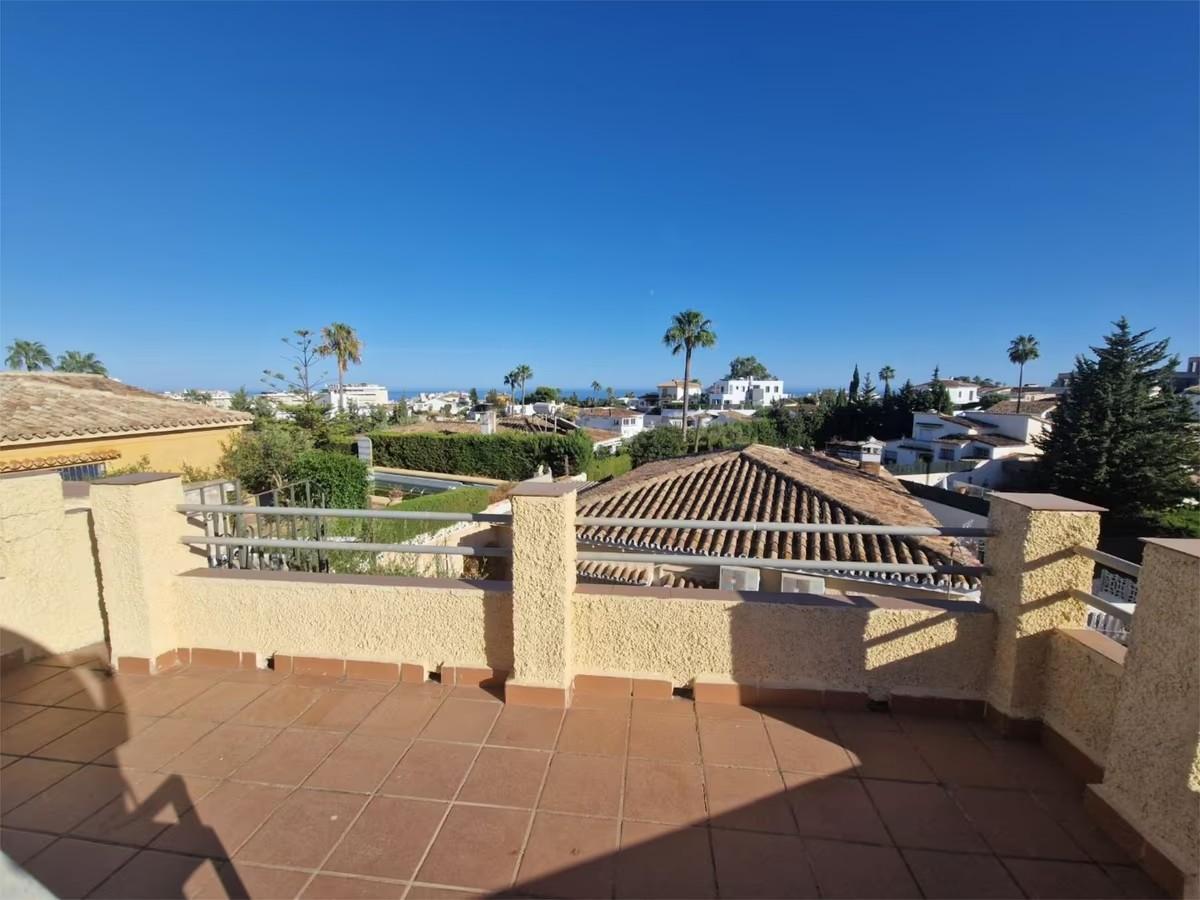 Villa for Sale in Benalmádena