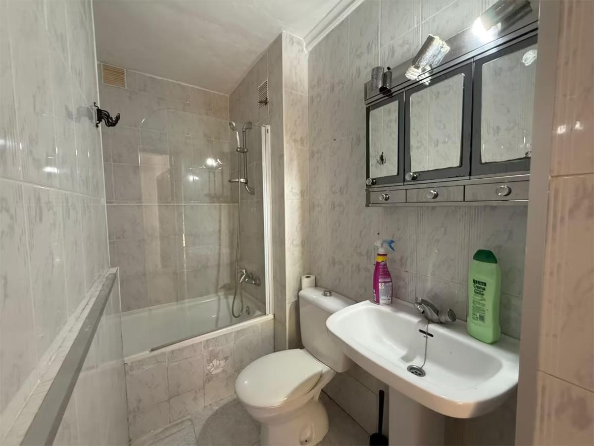 Villa for Sale in Benalmádena