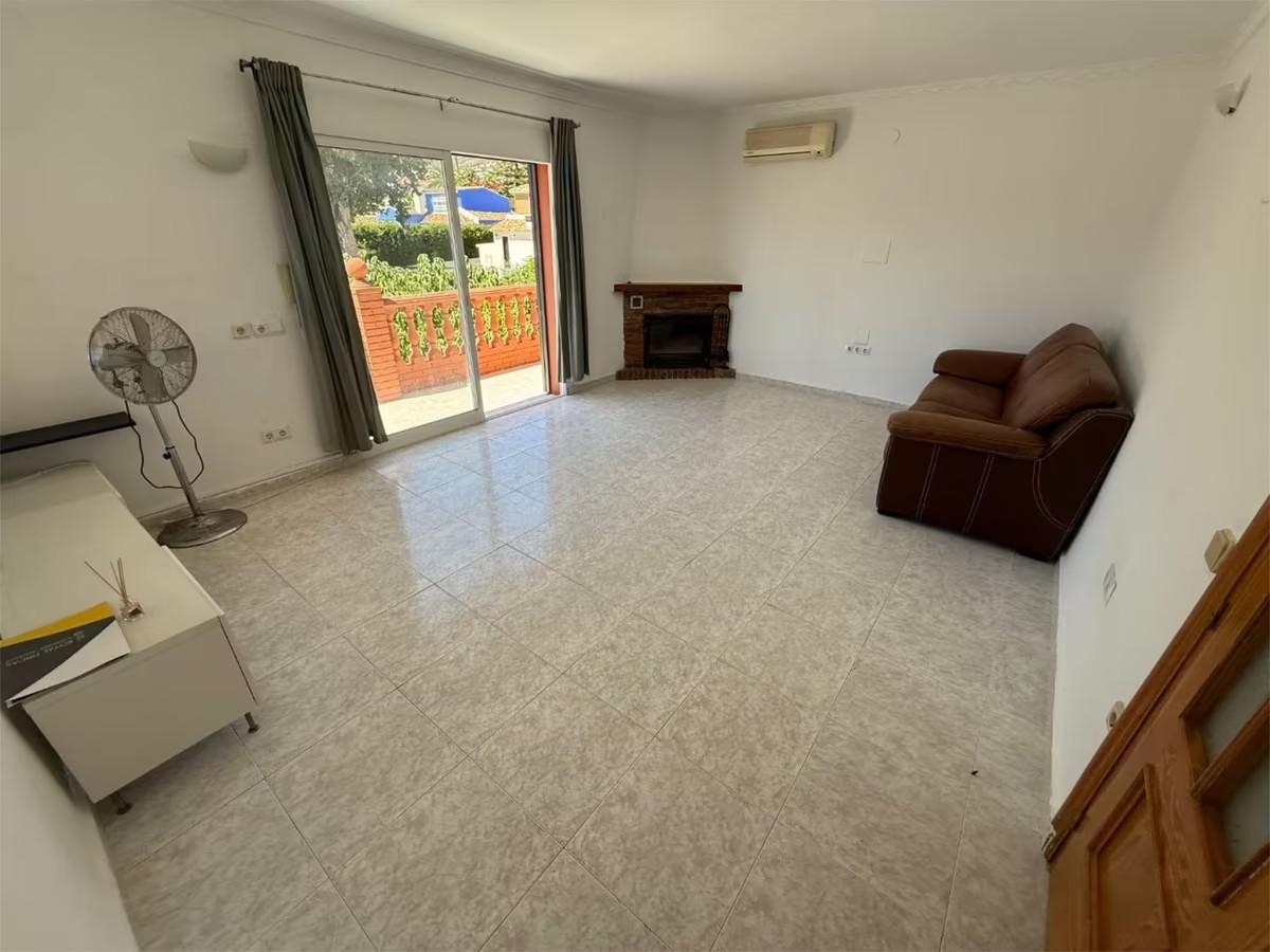 Villa for Sale in Benalmádena
