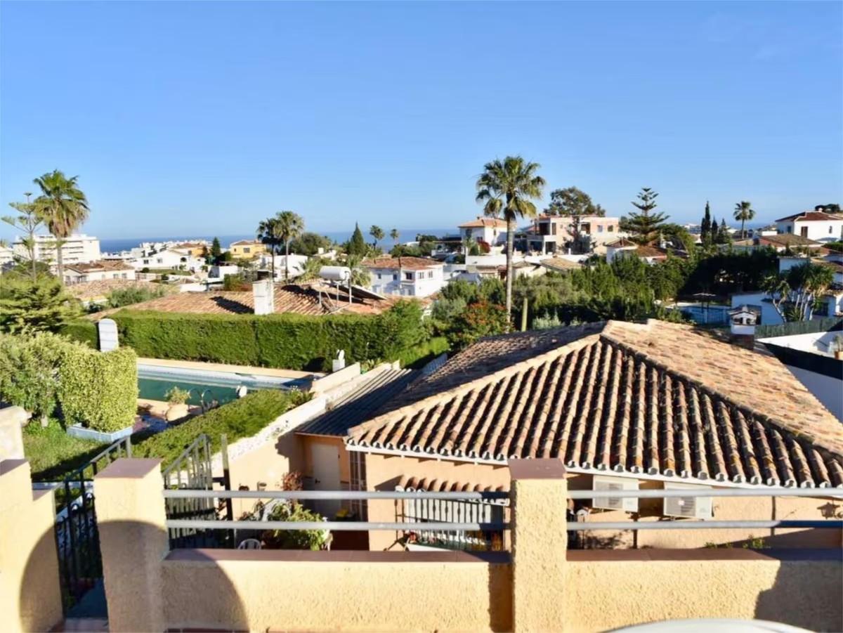 Villa for Sale in Benalmádena