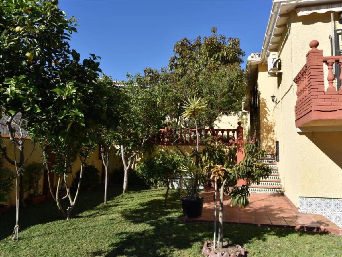 Villa for Sale in Benalmádena