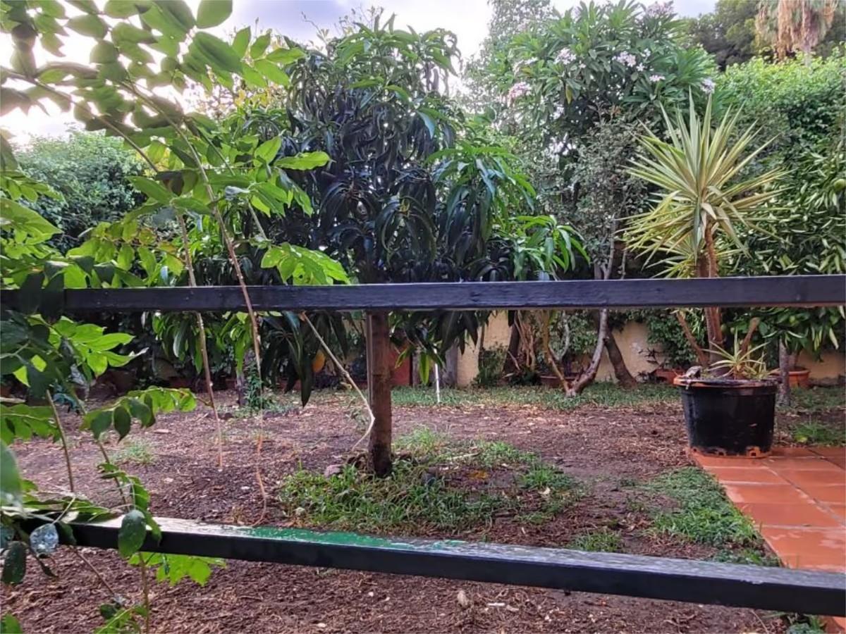 Villa for Sale in Benalmádena