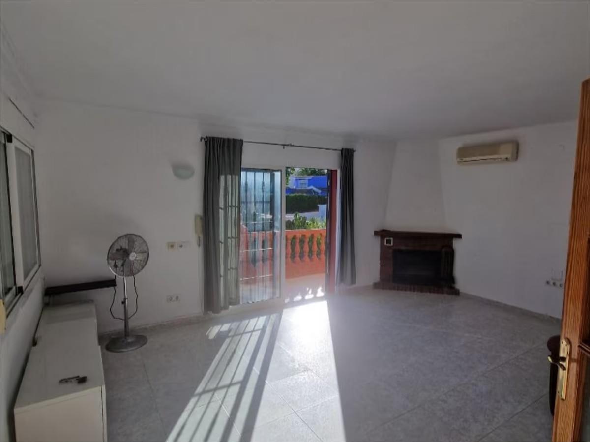 Villa for Sale in Benalmádena