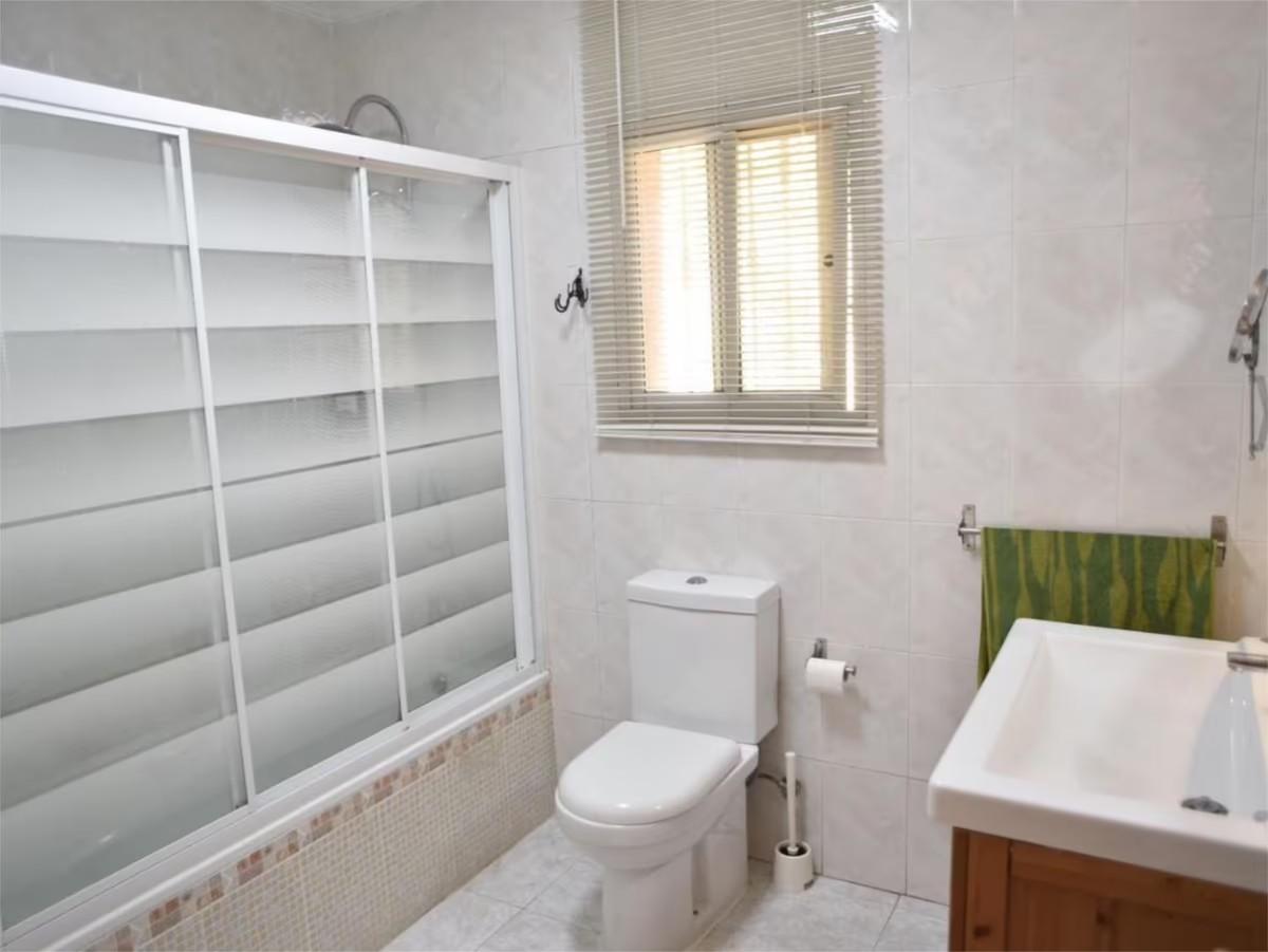 Villa for Sale in Benalmádena