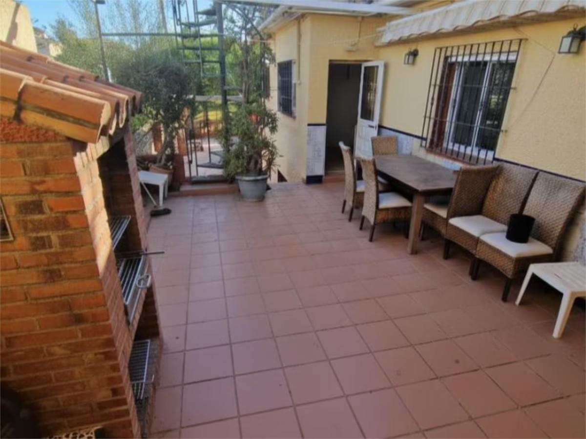 Villa for Sale in Benalmádena