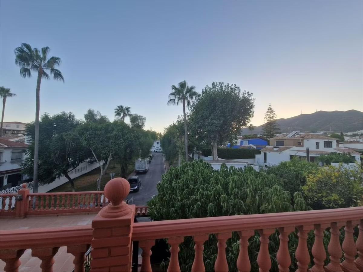 Villa for Sale in Benalmádena