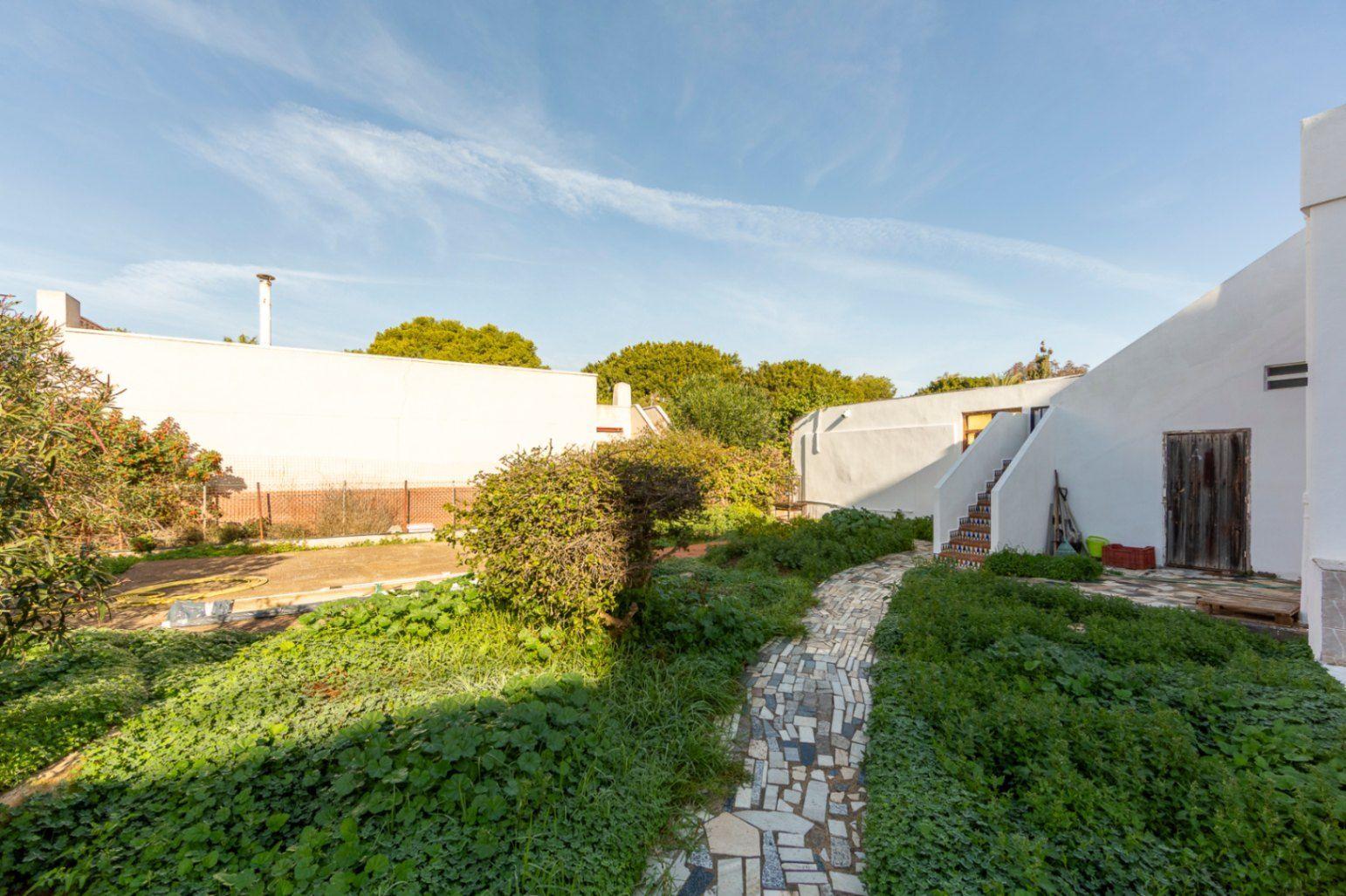 Chalet for Sale in Roquetas de Mar
