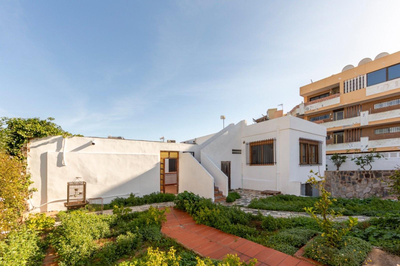 Chalet for Sale in Roquetas de Mar