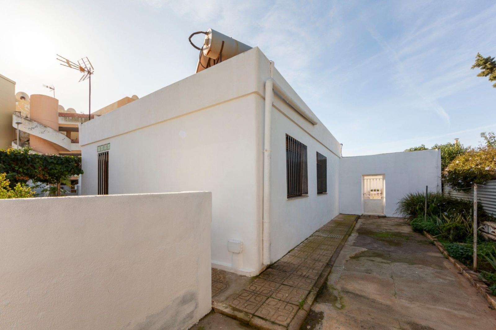 Chalet for Sale in Roquetas de Mar