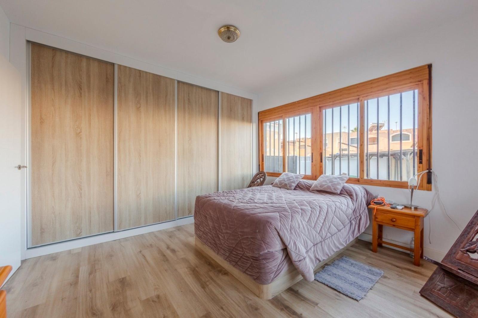Chalet for Sale in Roquetas de Mar