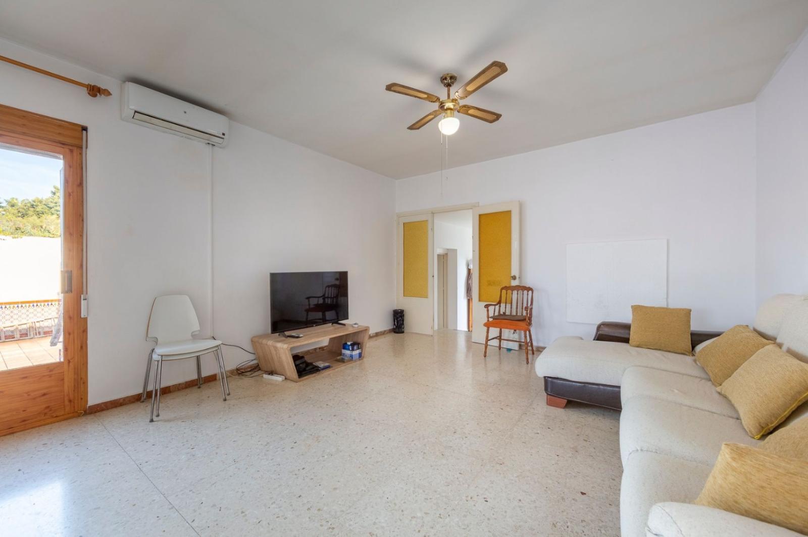 Chalet for Sale in Roquetas de Mar