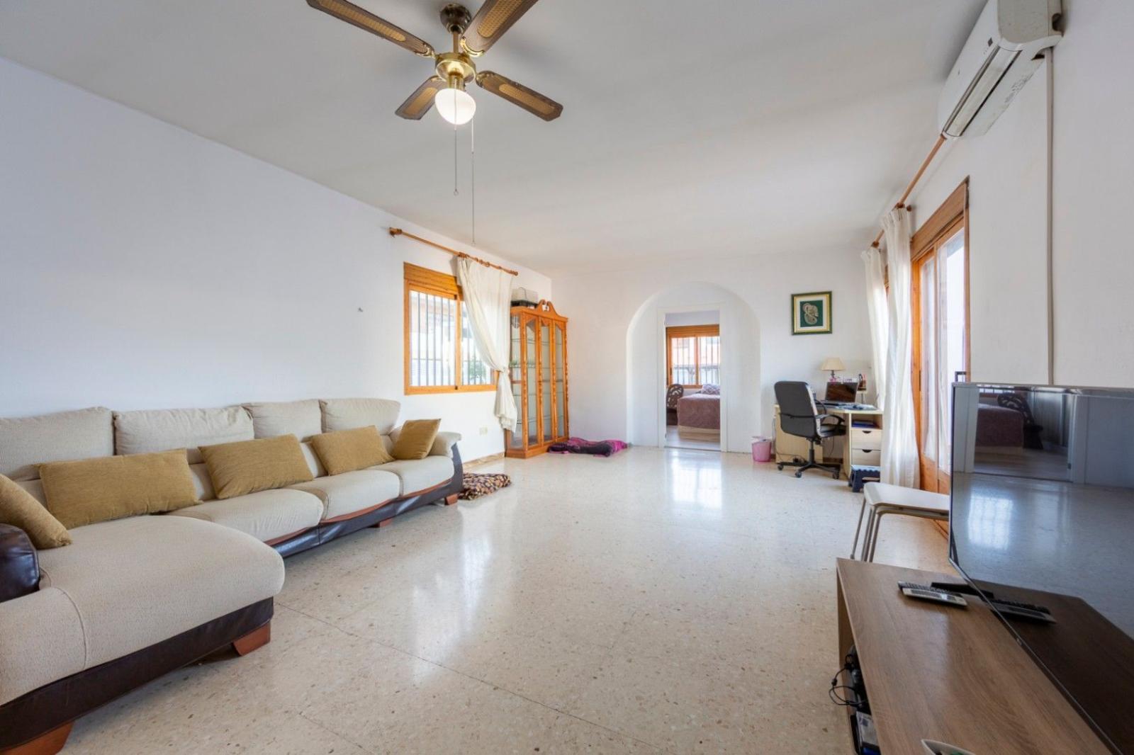Chalet for Sale in Roquetas de Mar