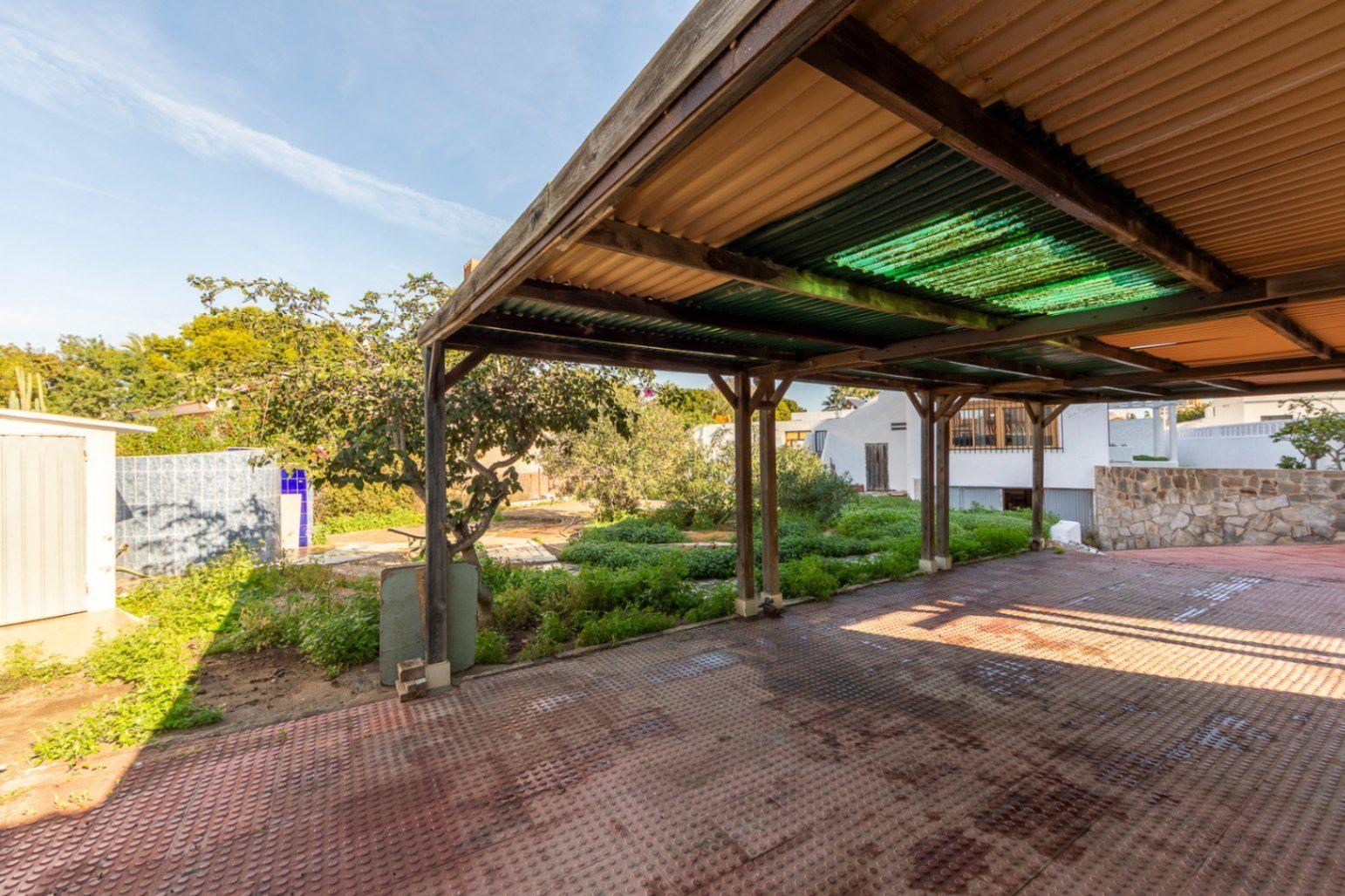 Chalet for Sale in Roquetas de Mar