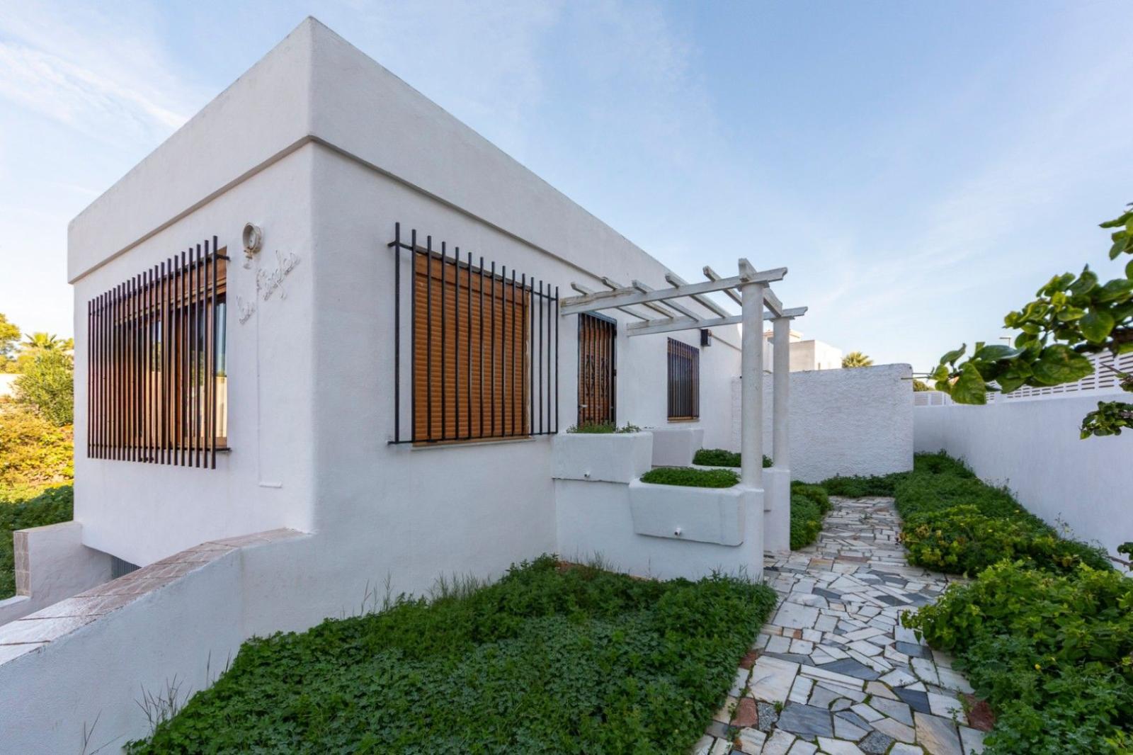 Chalet for Sale in Roquetas de Mar