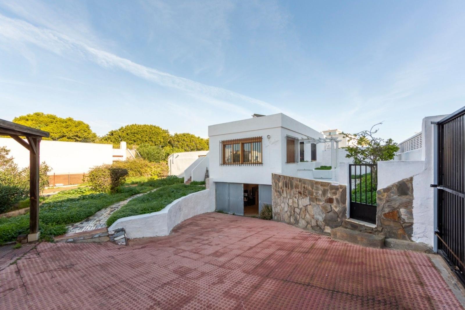 Chalet for Sale in Roquetas de Mar