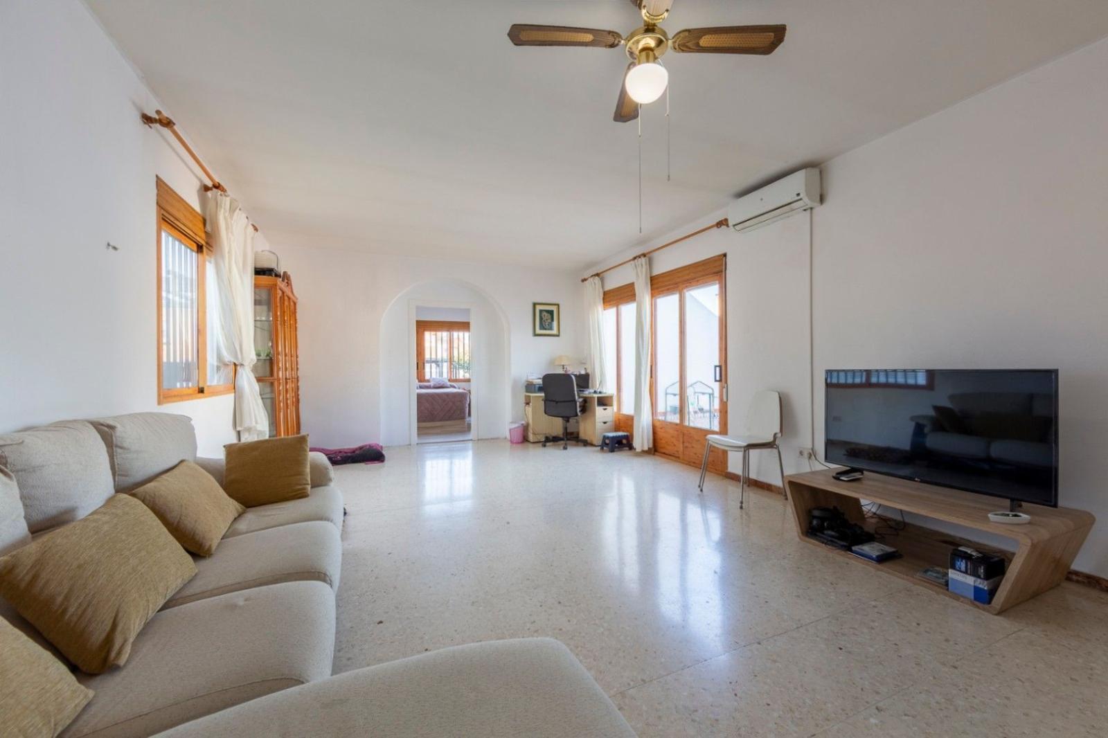 Chalet for Sale in Roquetas de Mar