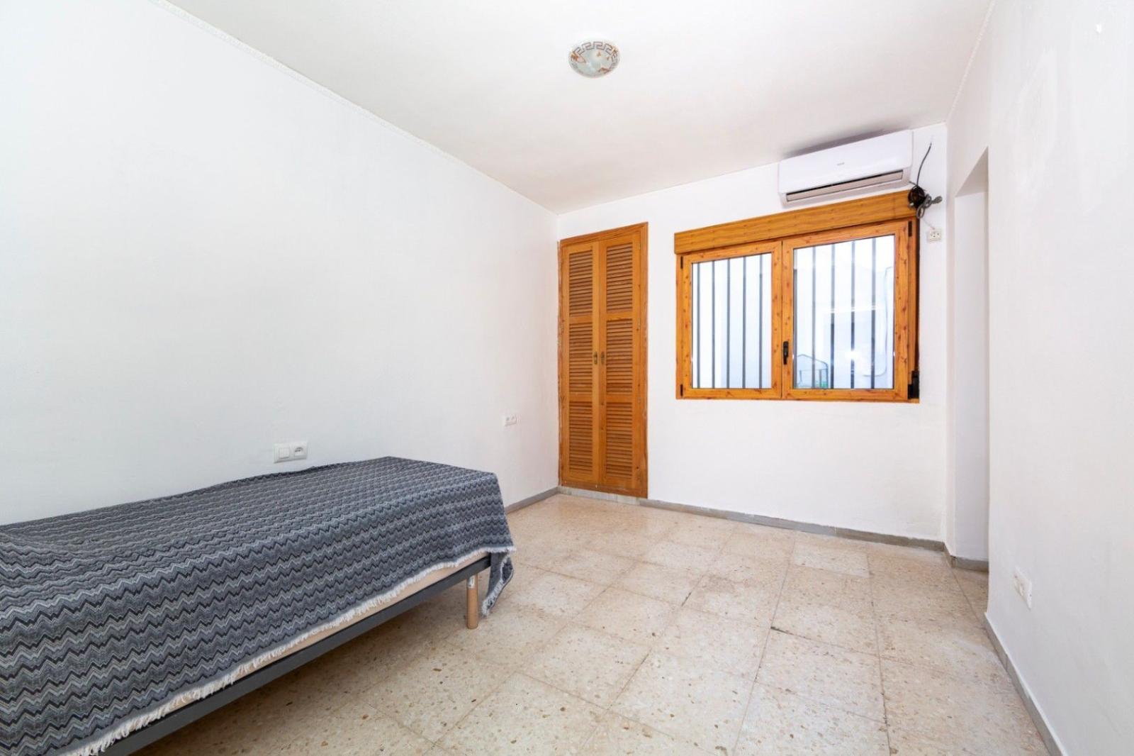 Chalet for Sale in Roquetas de Mar