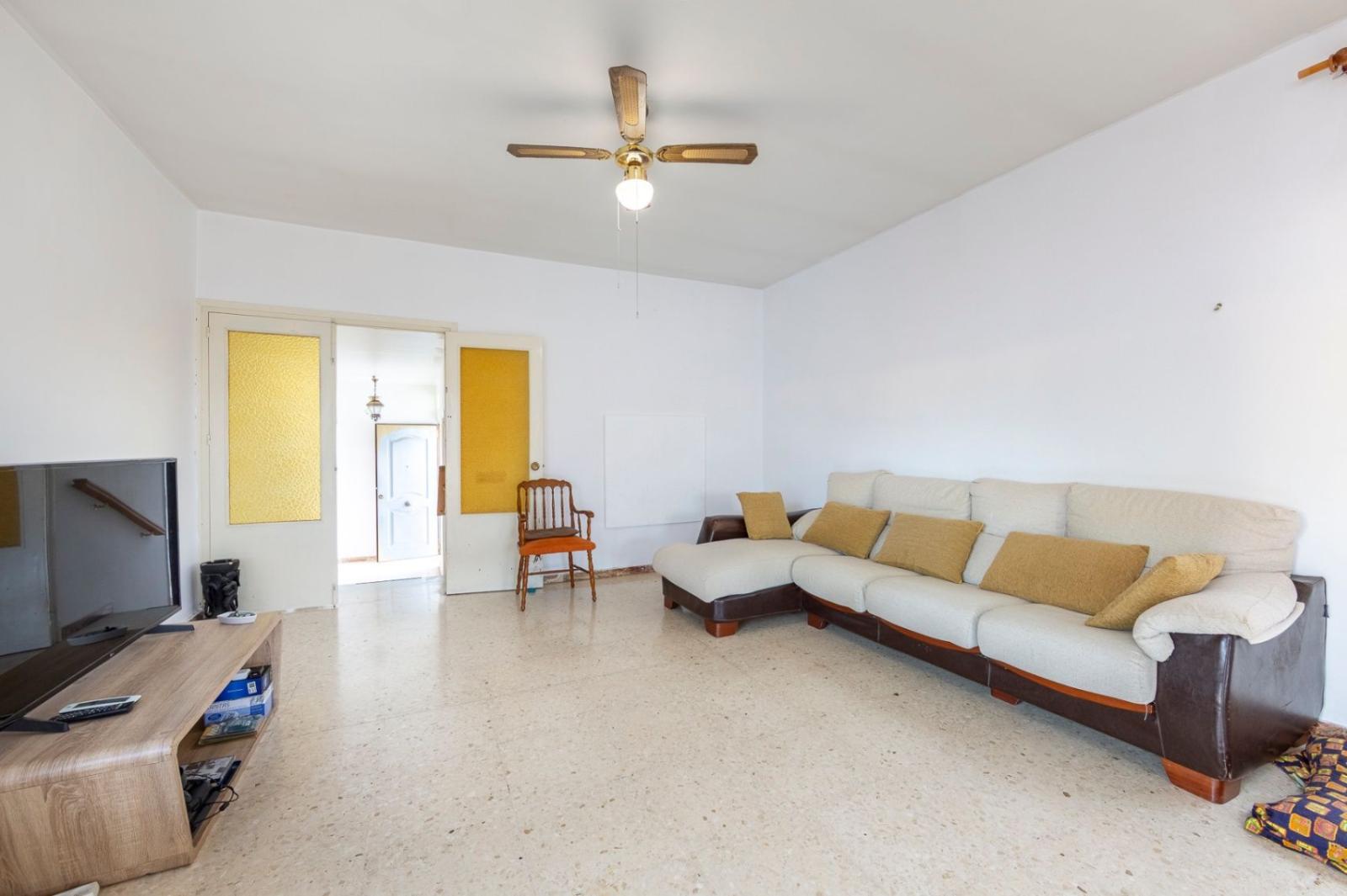 Chalet for Sale in Roquetas de Mar