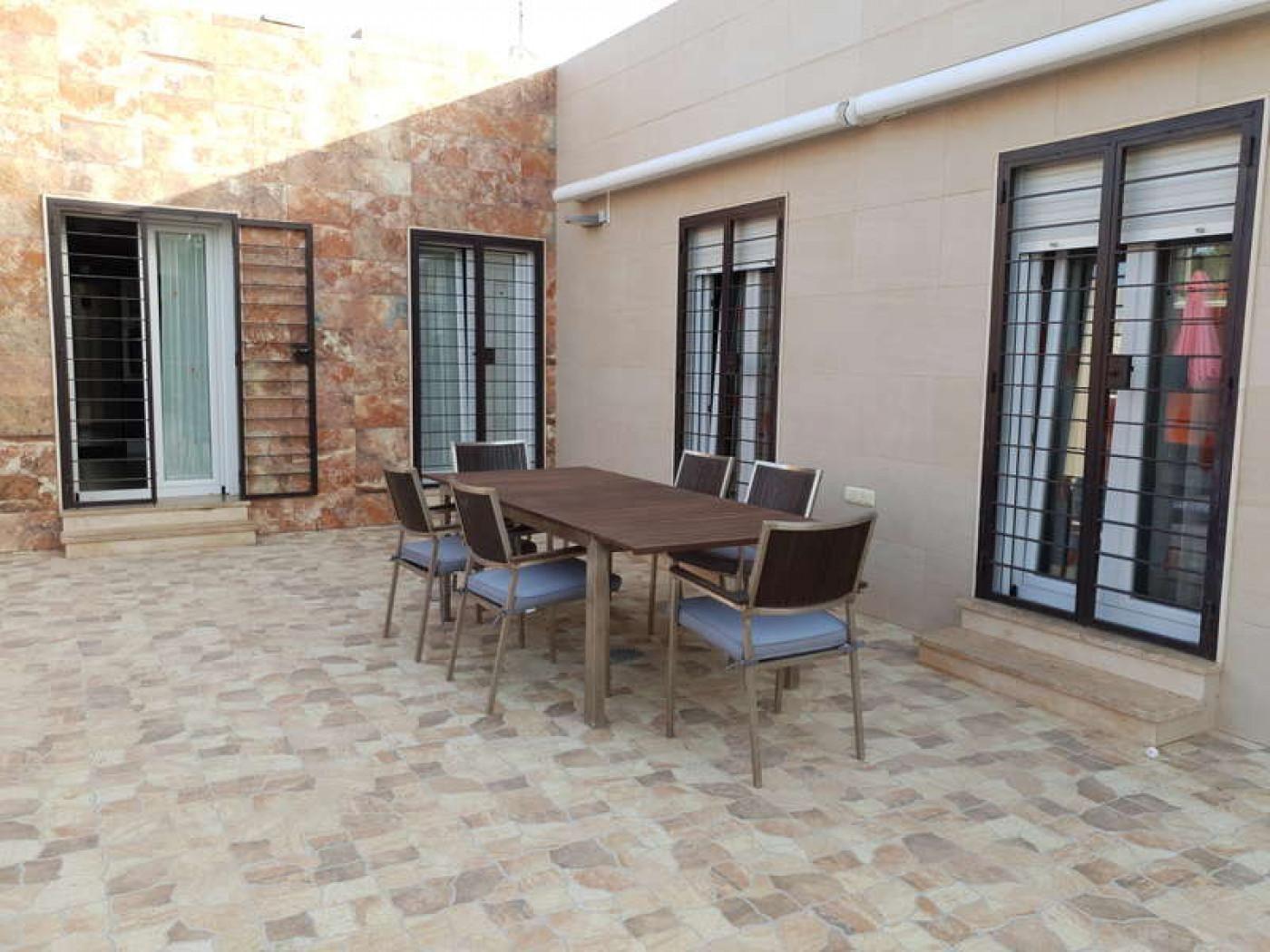 Chalet for Sale in Roquetas de Mar