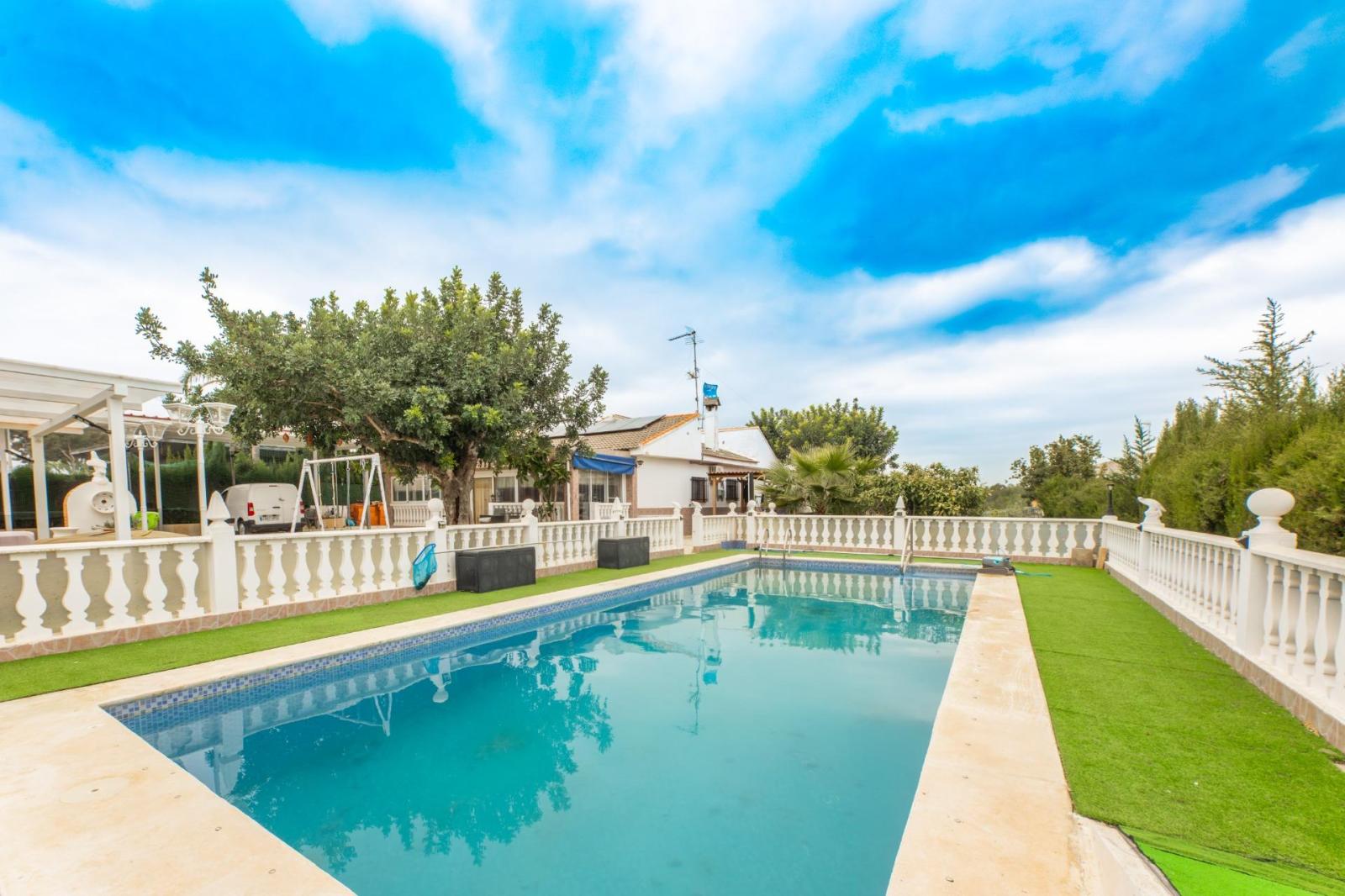 Chalet for Sale in Turís