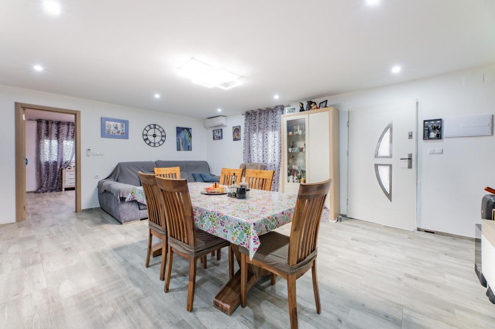 Chalet for Sale in Turís