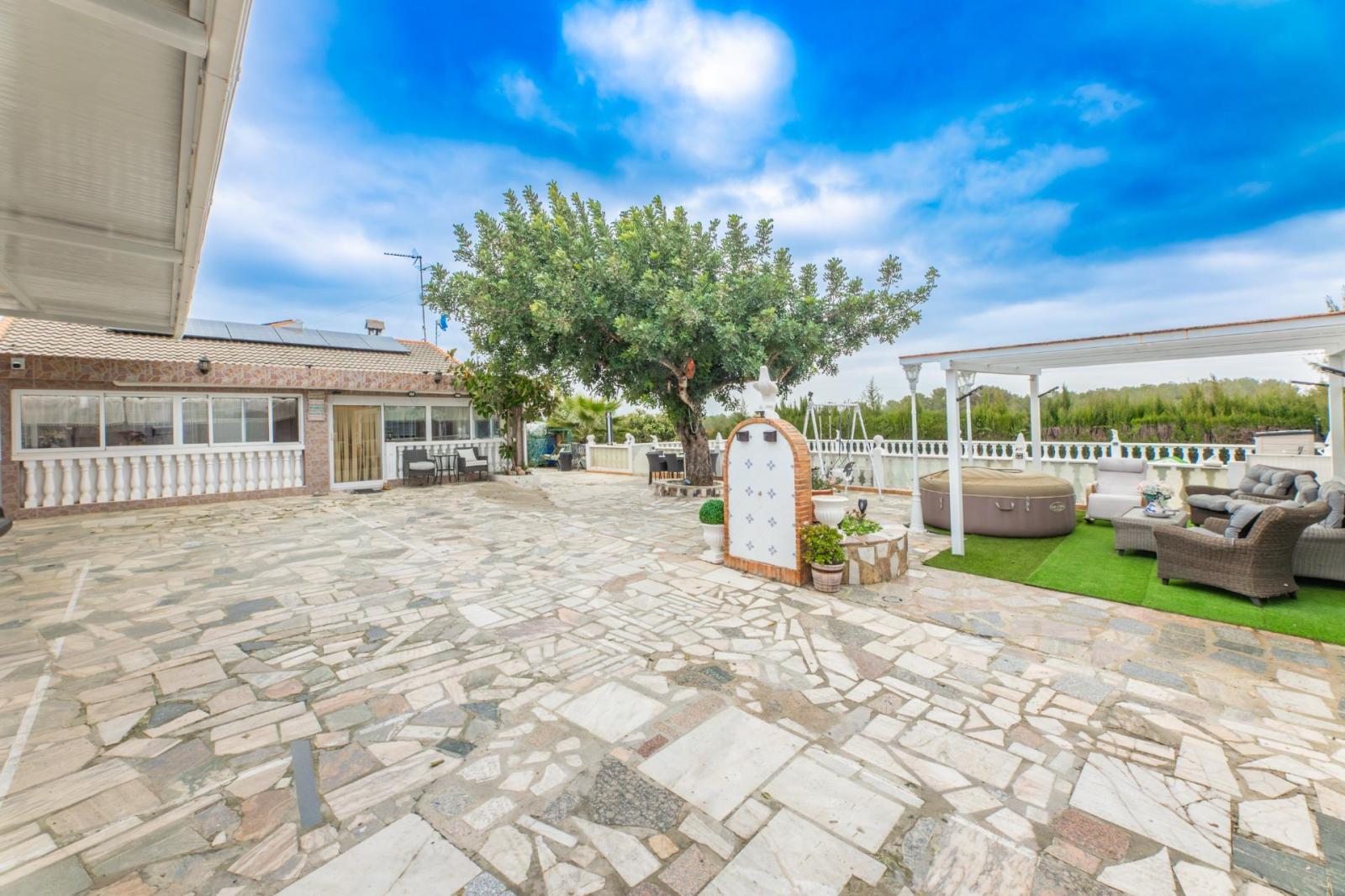 Chalet for Sale in Turís