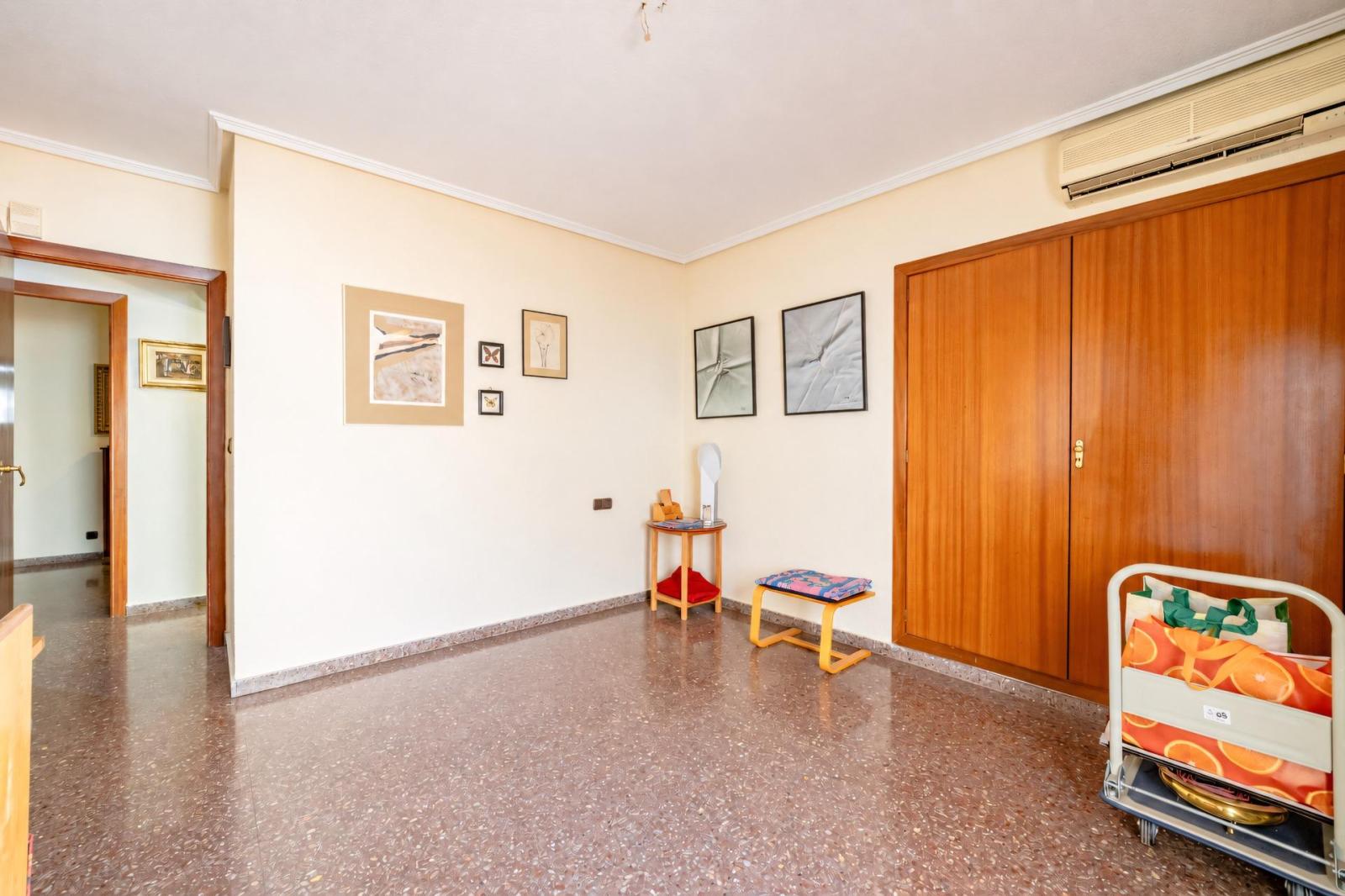 Flat for Sale in Valencia