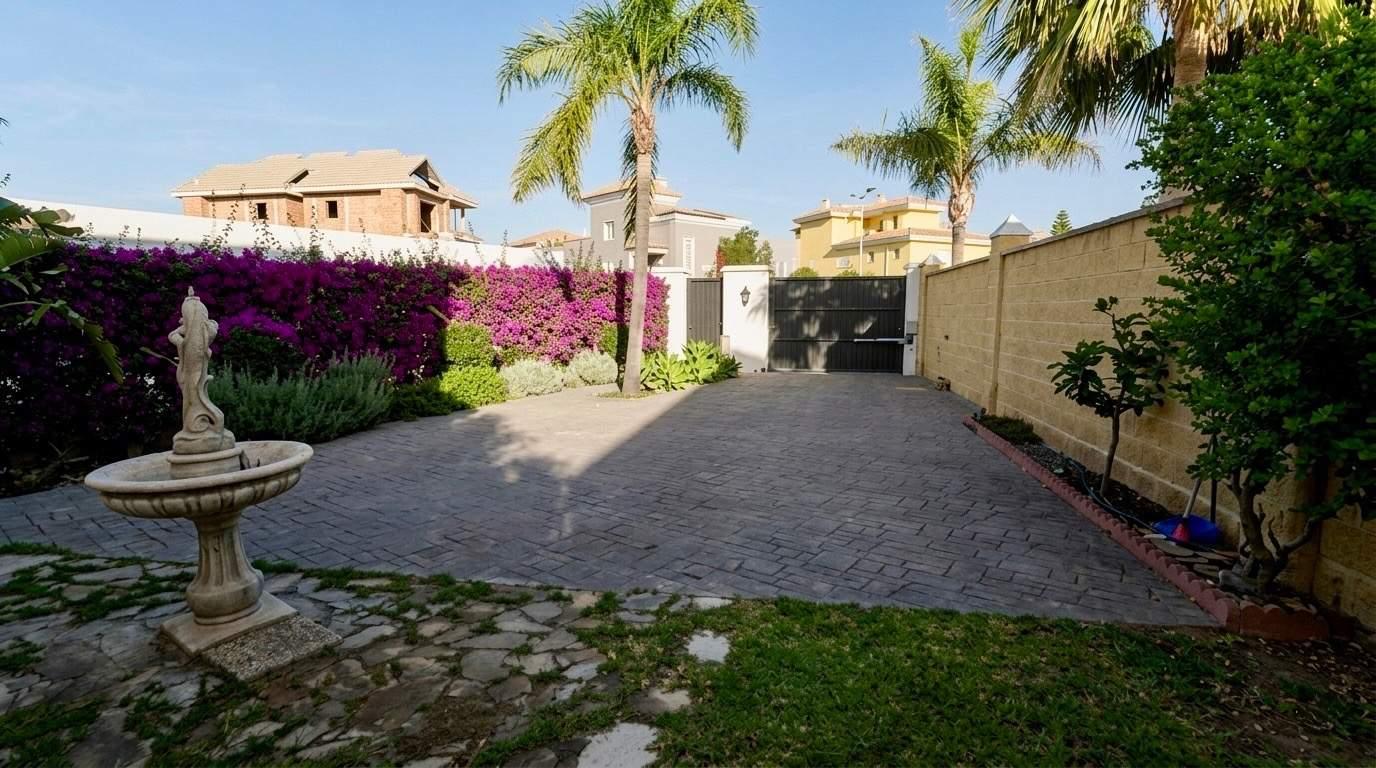Chalet for Sale in Benalmádena
