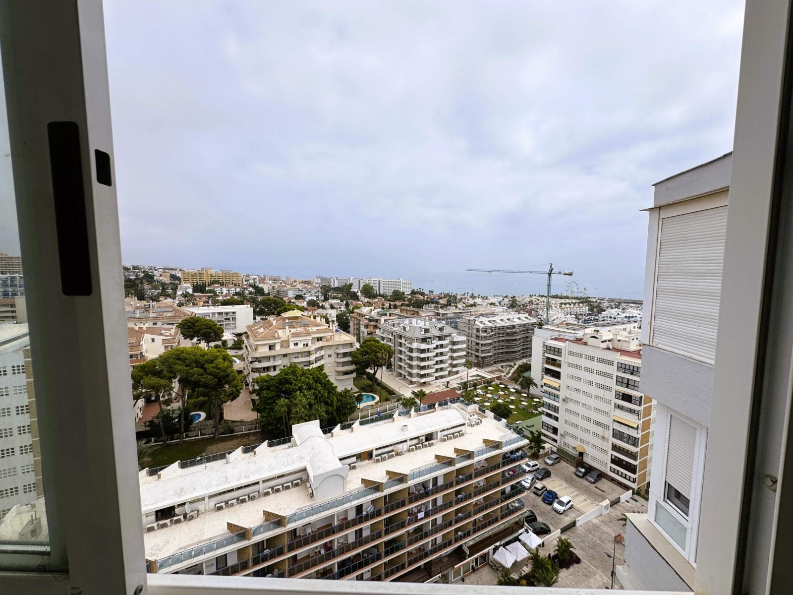 Flat for Sale in Benalmádena