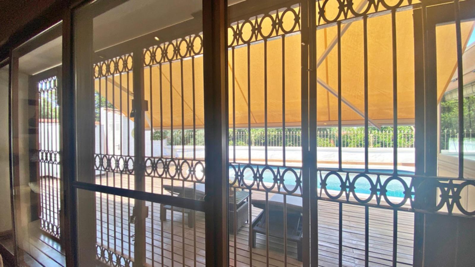 Chalet for Sale in Alicante