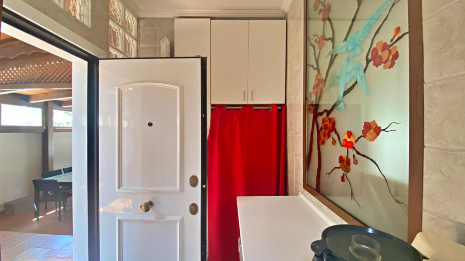 Chalet for Sale in Alicante